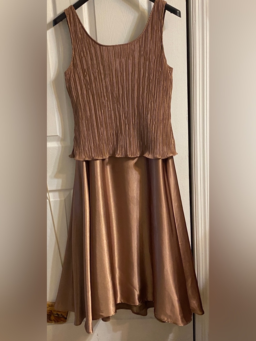 Vintage Cachet Satin Bronze Fancy Dress.Looks amazing on.Says Size 18 fits 14EUC